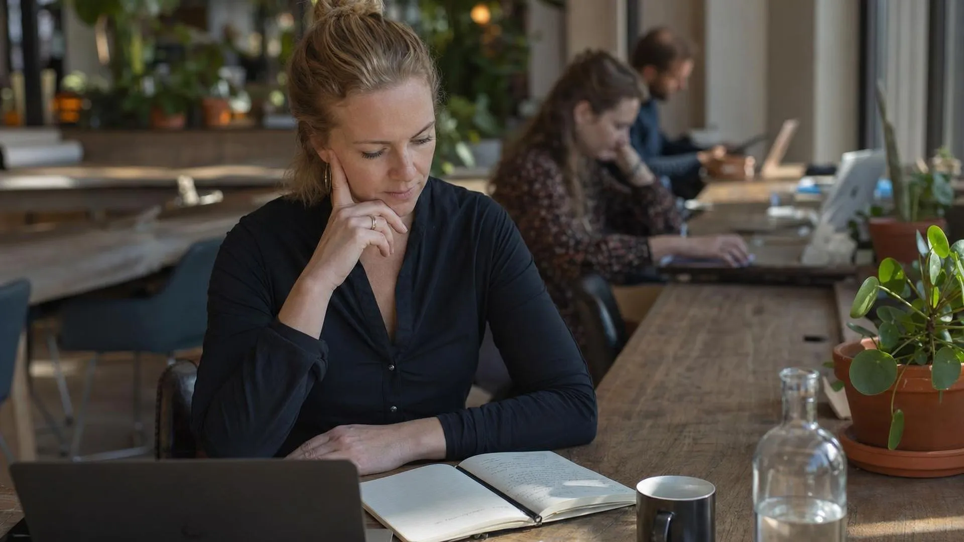 Leidinggevende denkt na over integriteit en werksfeer